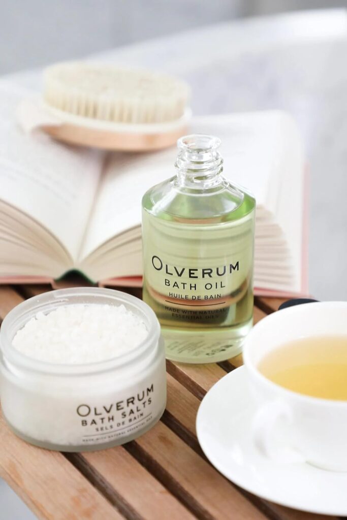 OLVERUM - Natural Bath Oil | Vegan, Cruelty-Free, Revitalizing Clean Beauty Bath Oil (4.25 fl oz | 125 ml)